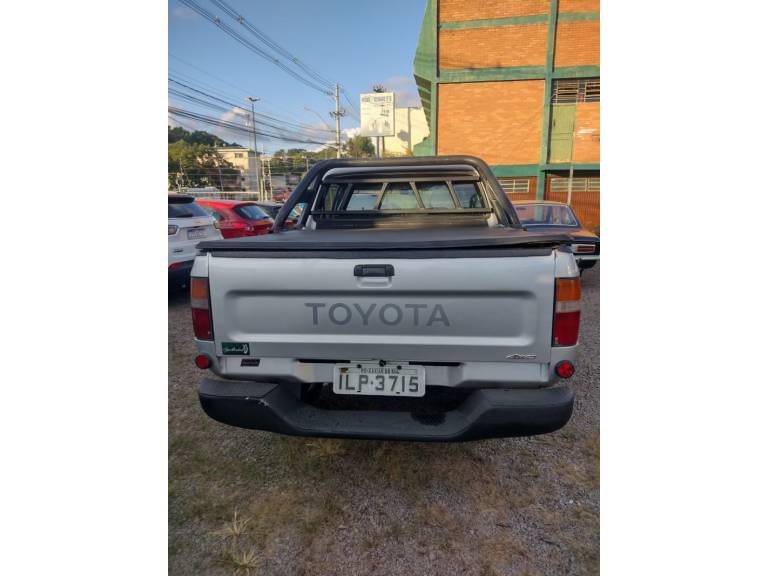 TOYOTA - HILUX - 2003/2004 - Prata - R$ 64.000,00