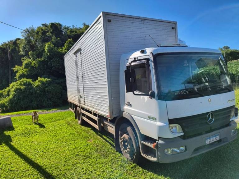 MERCEDES-BENZ - ATEGO 1518 - 2011/2011 - Branca - R$ 185.000,00