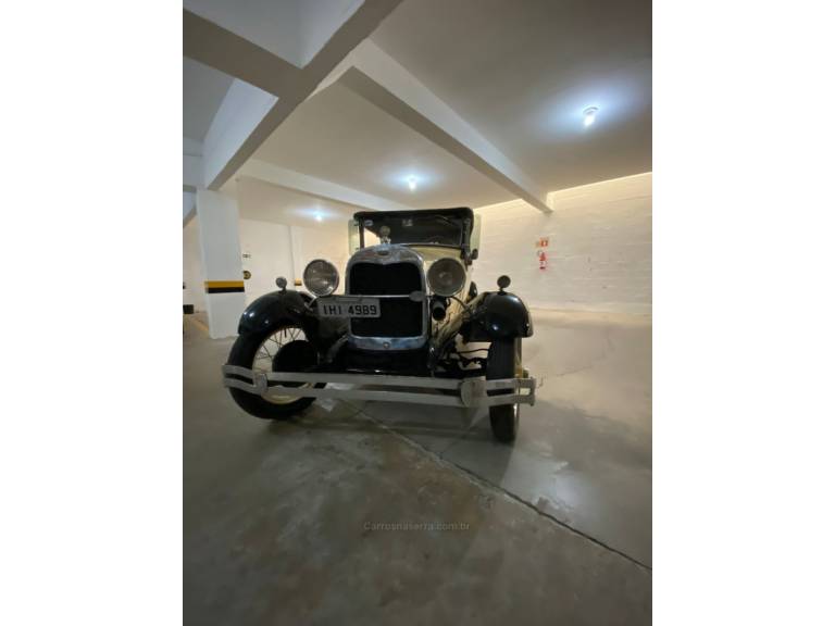 FORD - A - 1928/1928 - Bege - R$ 250.000,00