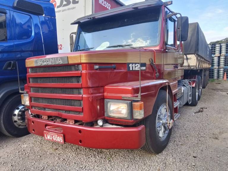 SAAB-SCANIA - T-112 - 1991/1991 - Vermelha - R$ 180.000,00