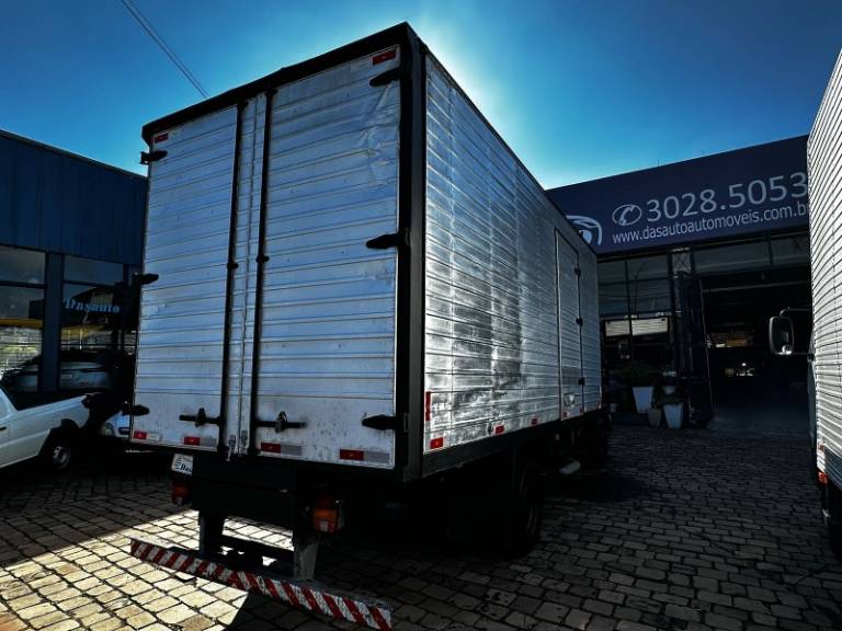 FORD - CARGO 712 - 2010/2010 - Verde - R$ 165.000,00