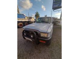 TOYOTA - HILUX - 2003/2004 - Prata - R$ 64.000,00