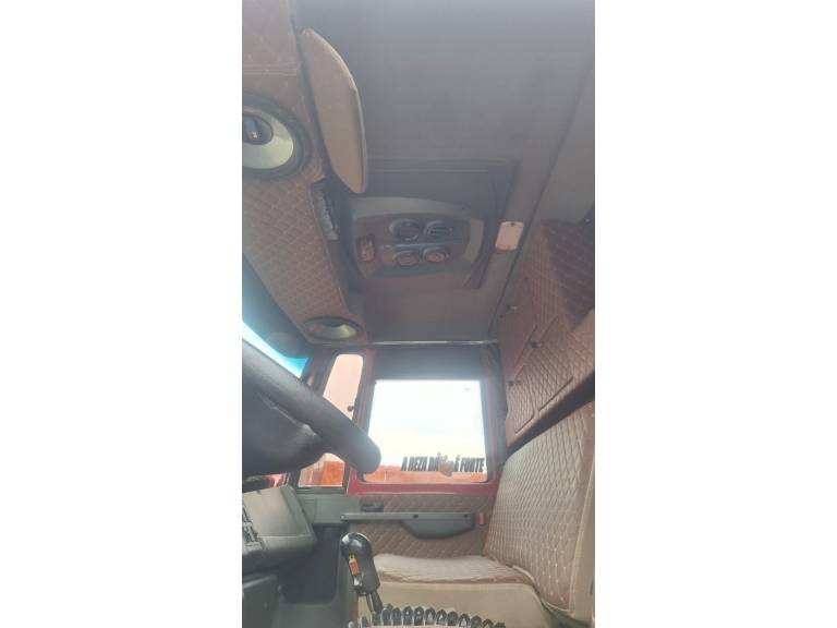 FORD - CARGO 2422 - 2009/2009 - Vermelha - R$ 289.000,00
