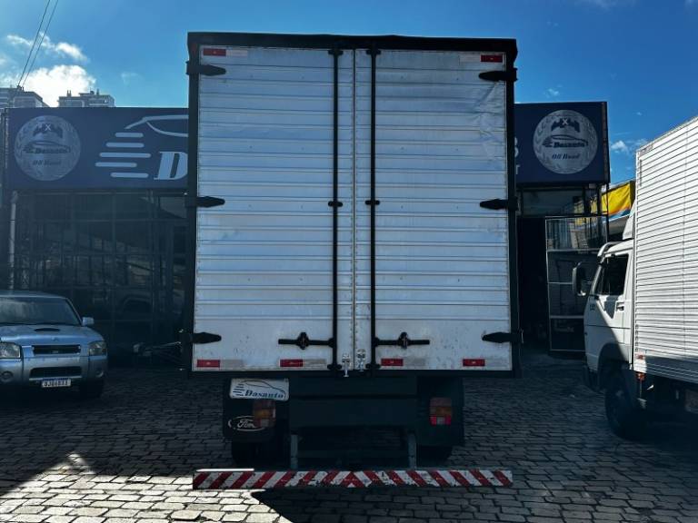 FORD - CARGO 712 - 2010/2010 - Verde - R$ 165.000,00
