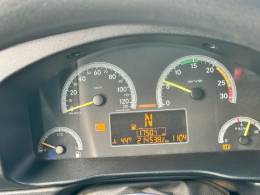 MERCEDES-BENZ - ACCELO 815 - 2015/2016 - Branca - R$ 270.000,00
