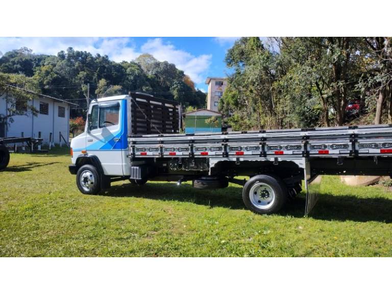 MERCEDES-BENZ - 914 - 1995/1995 - Vermelha - R$ 149.000,00