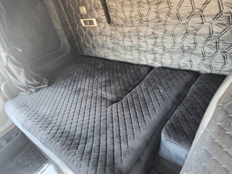 VOLVO - FH - 2007/2007 - Preta - R$ 185.000,00