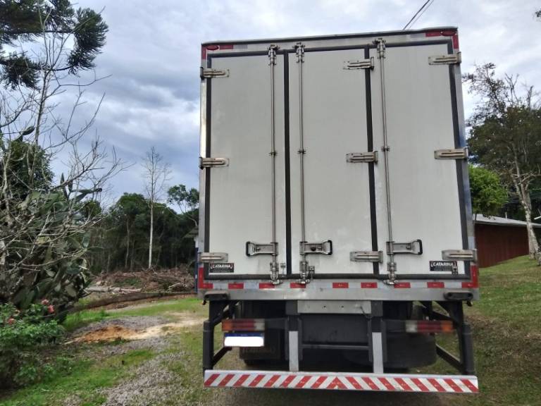 MERCEDES-BENZ - ATEGO 1726 - 2013/2013 - Branca - R$ 395.000,00