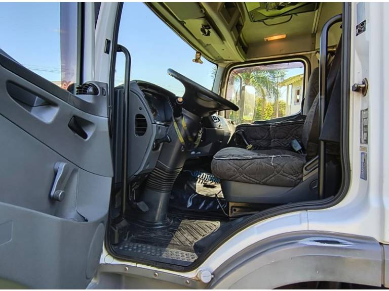 MERCEDES-BENZ - ATEGO 1518 - 2011/2011 - Branca - R$ 185.000,00