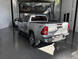 TOYOTA - HILUX - 2016/2017 - Prata - R$ 189.900,00