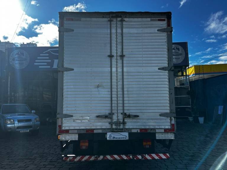 FORD - CARGO 712 - 2010/2010 - Verde - R$ 165.000,00