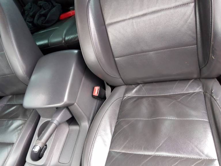 VOLKSWAGEN - AMAROK - 2011/2012 - Preta - R$ 89.000,00