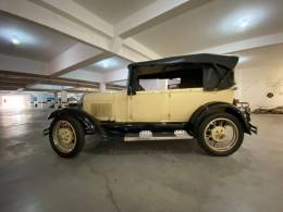 FORD - A - 1928/1928 - Bege - R$ 250.000,00