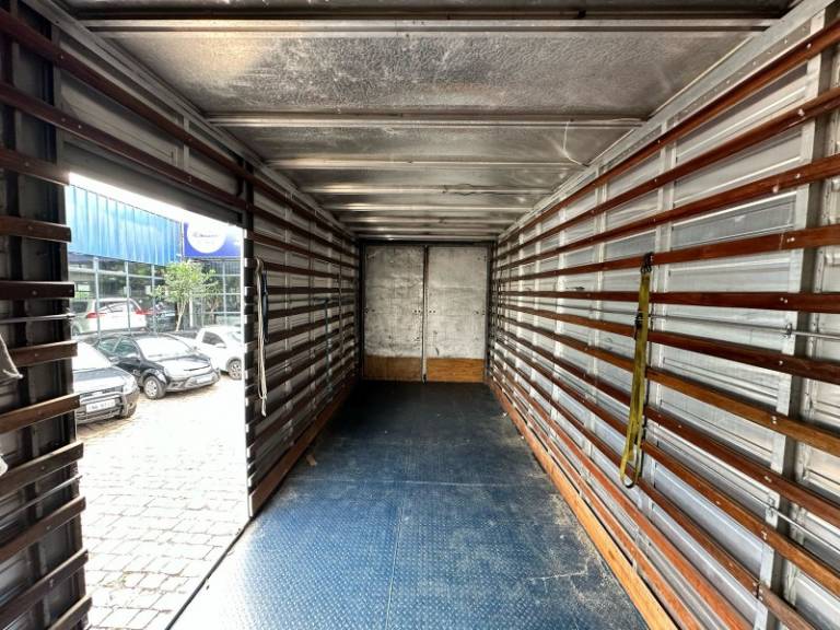 MERCEDES-BENZ - ACCELO 815 - 2015/2016 - Branca - R$ 270.000,00