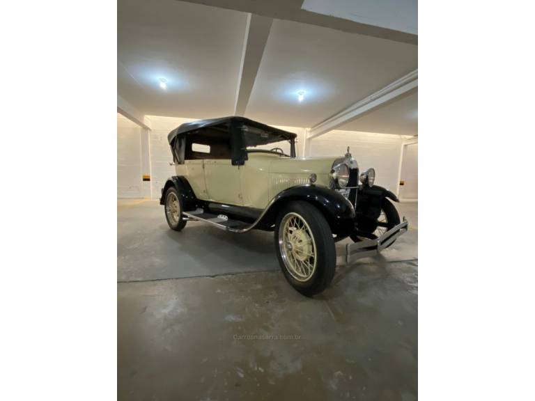 FORD - A - 1928/1928 - Bege - R$ 250.000,00