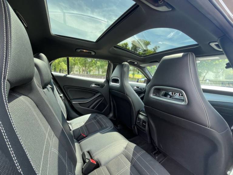 MERCEDES-BENZ - GLA 200 - 2016/2016 - Marrom - R$ 119.000,00