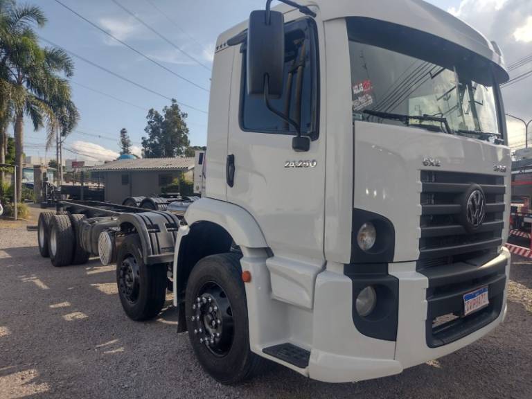 VOLKSWAGEN - 24-250 - 2008/2008 - Branca - R$ 255.000,00