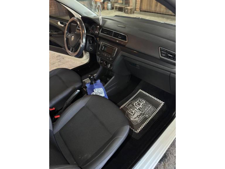 VOLKSWAGEN - SAVEIRO - 2019/2020 - Branca - R$ 65.000,00
