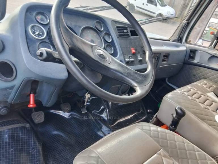 MERCEDES-BENZ - L-1620 - 2004/2004 - Branca - R$ 205.000,00