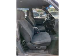 TOYOTA - HILUX - 2003/2004 - Prata - R$ 64.000,00