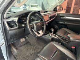 TOYOTA - HILUX - 2016/2017 - Prata - R$ 189.900,00