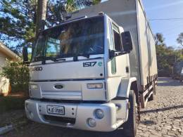 FORD - CARGO 1517 - 2011/2011 - Prata - R$ 185.000,00