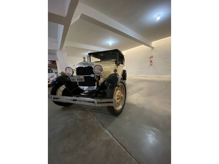 FORD - A - 1928/1928 - Bege - R$ 250.000,00