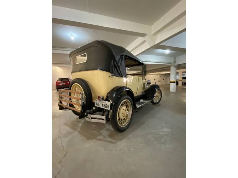 FORD - A - 1928/1928 - Bege - R$ 250.000,00