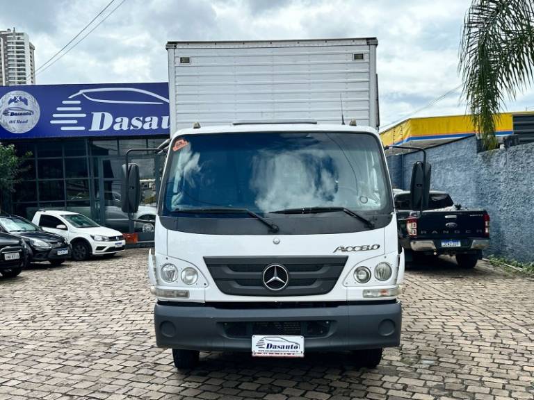 MERCEDES-BENZ - ACCELO 815 - 2015/2016 - Branca - R$ 270.000,00